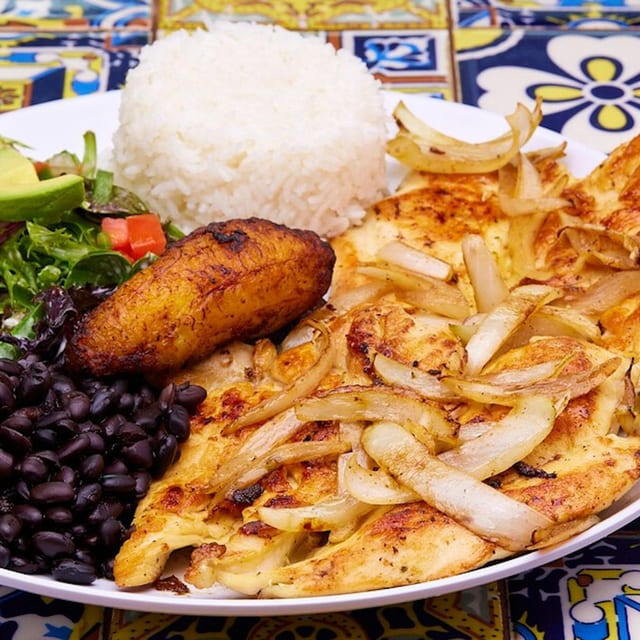 Pollo a la Plancha en Salsa Jalapeña.